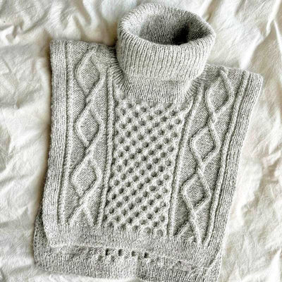 Dagmar Neck fra PetiteKnit (Opskrift i fysisk papirudgave)