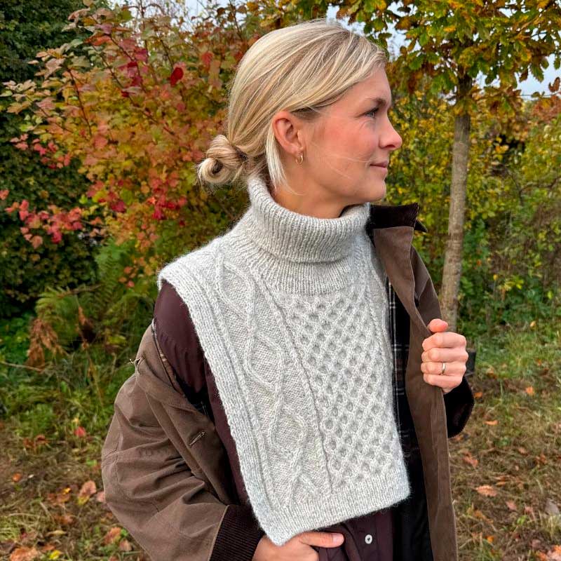Dagmar Neck fra PetiteKnit (Opskrift i fysisk papirudgave)