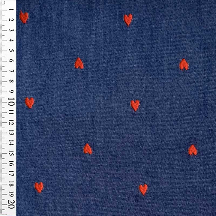 Denim med broderede hjerter mellemblå