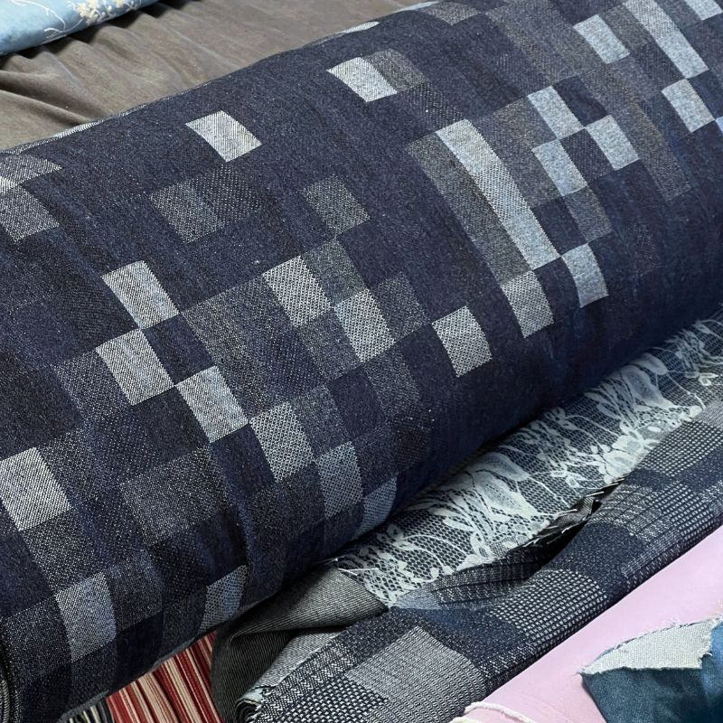 Denim med gennemvævet tern