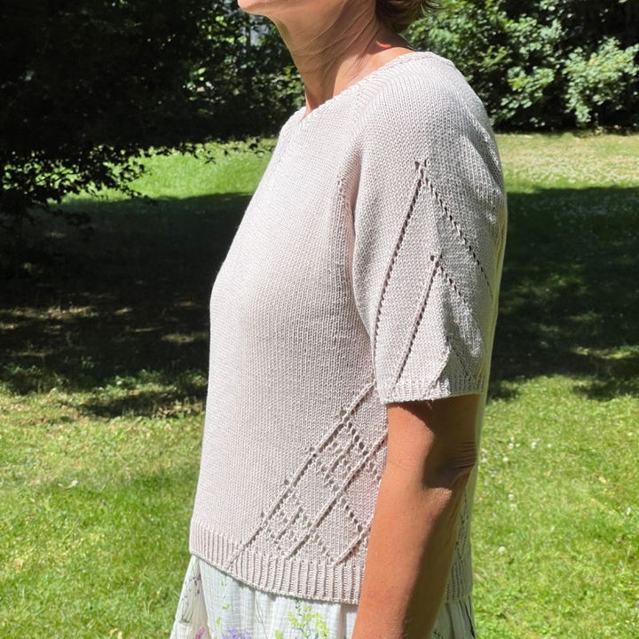 Strikkekit Diamond Line Tee V-neck fra Siersknit i Maja garn