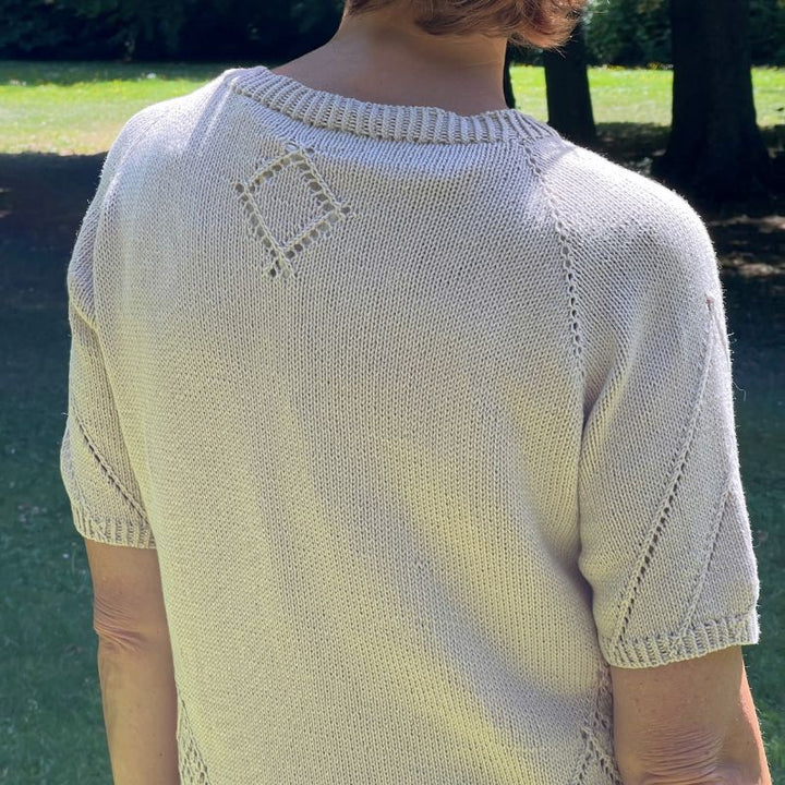 Strikkekit Diamond Line Tee V-neck fra Siersknit i Maja garn