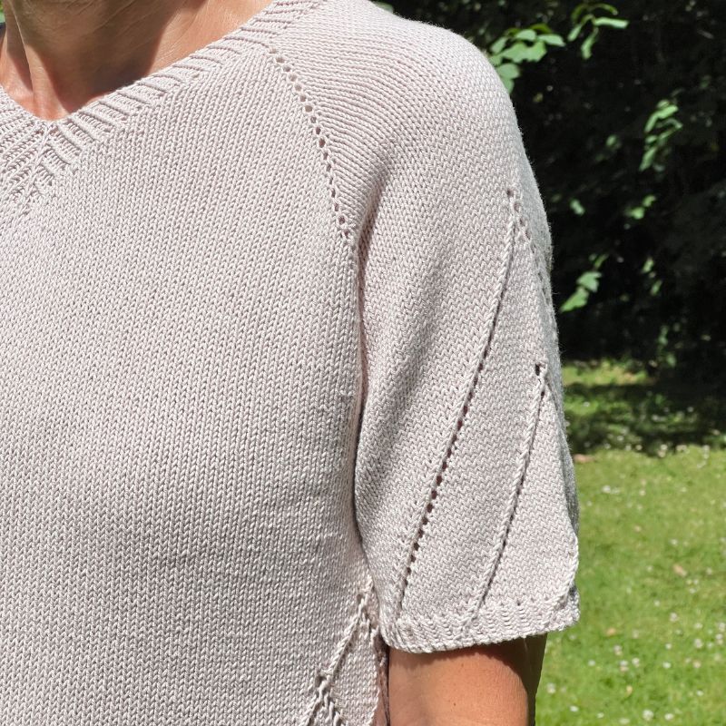 Strikkekit Diamond Line Tee V-neck fra Siersknit i Maja garn