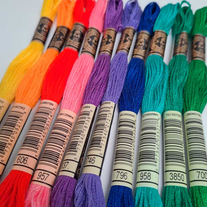 Broderigarn pakke med 10 farver i regnbue mix