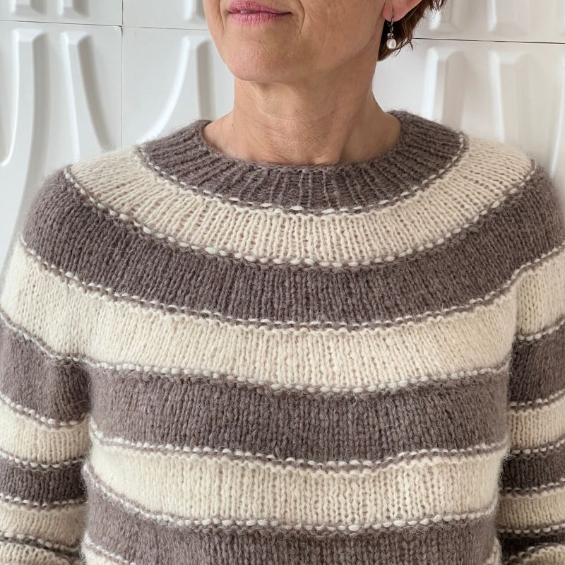 Strikkekit Easy Stripe Jumper fra NORDIC KNIT HOUSE i KOS garn