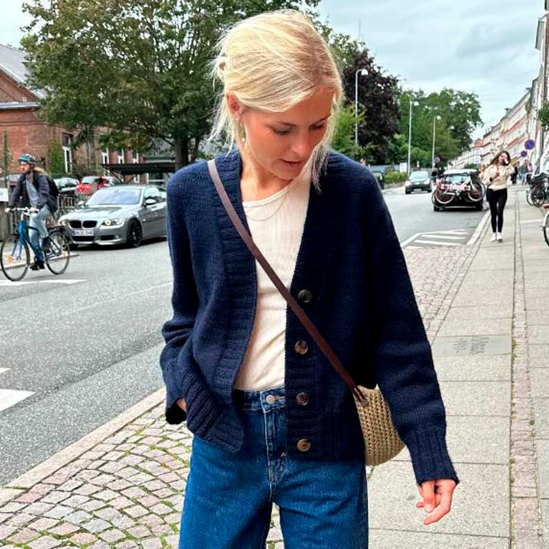 Eva cardigan fra PetiteKnit (Opskrift i fysisk papirudgave)