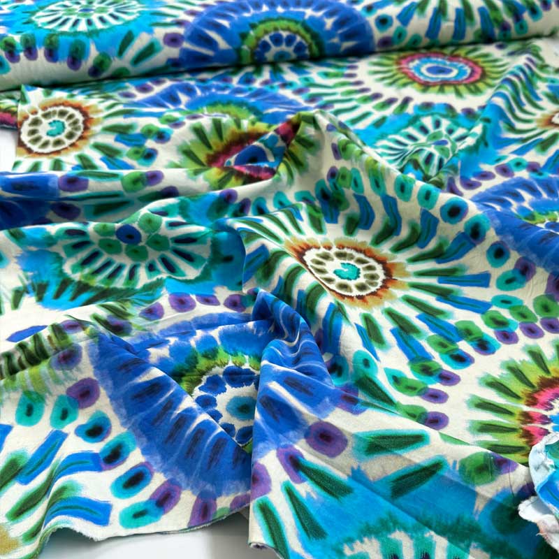 Fast bomuld med batik blomstertryk, blå - KreStoffer