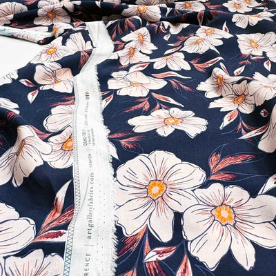 Fast Rayon med tonede blomstrer i skumring - KreStoffer