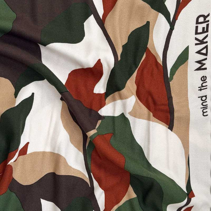 Fast viscose med maleri blomster khaki