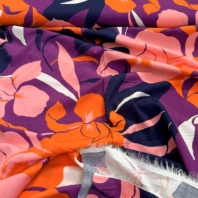 Fast viscose med store blomster, Lilla - KreStoffer