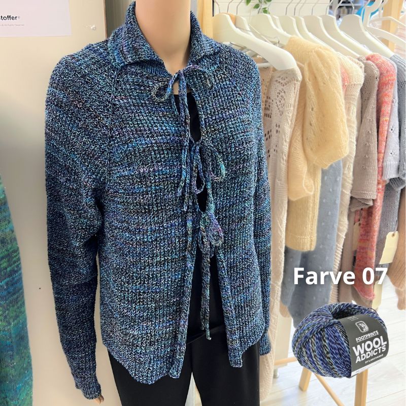 Strikkekit Floral Centerpiece cardigan i Footprints garn fra LANG Yarns