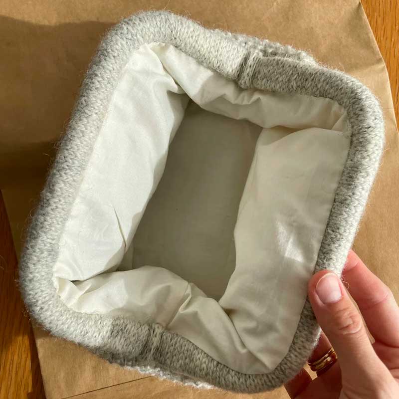 Ubleget foer til lille Juno Bag fra PetiteKnit