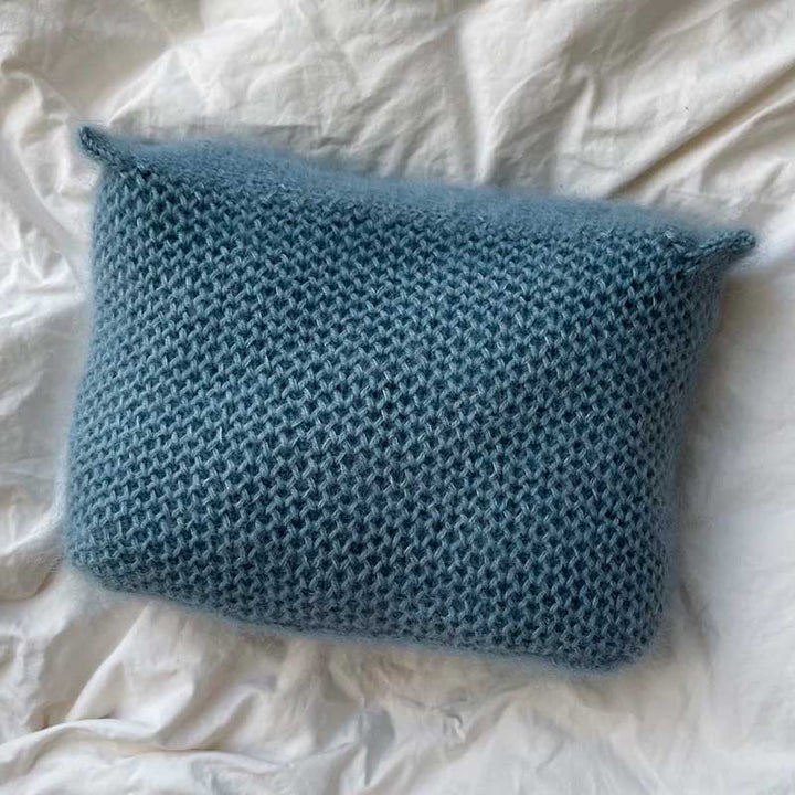 Ubleget foer til stor clutch fra PetiteKnit