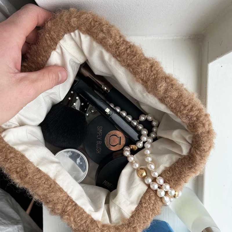 Frame til lille Clutch fra PetiteKnit