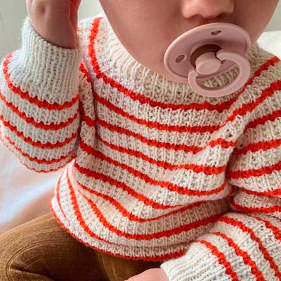Strikkekit Friday Sweater Baby fra PetiteKnit i Sunday Garn