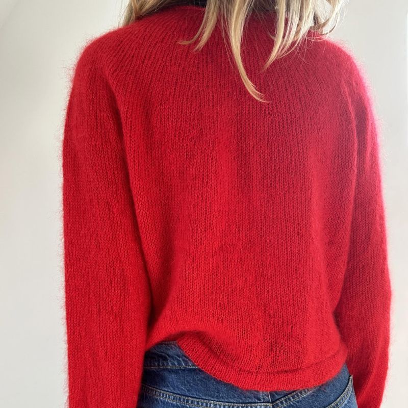 Strikkekit Plain Yoke Blouse fra Le Knit i Tynd Silk Mohair &amp; Alpakka Følgetråd