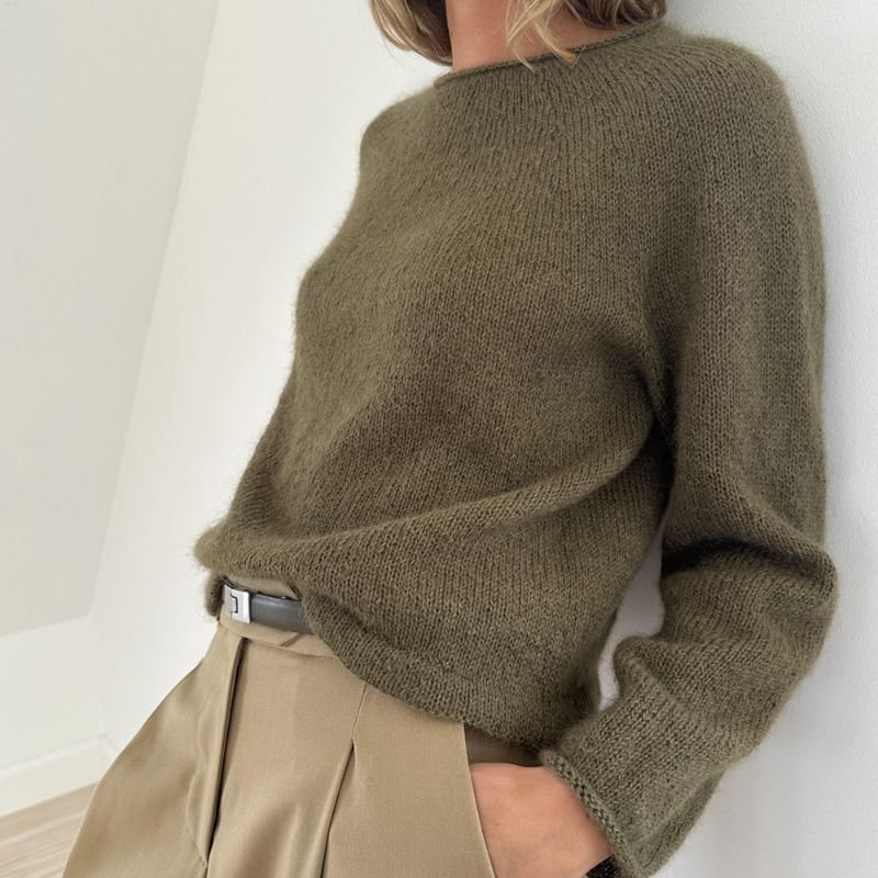 Strikkekit Plain Yoke Blouse fra Le Knit i Tynd Silk Mohair & Alpakka Følgetråd