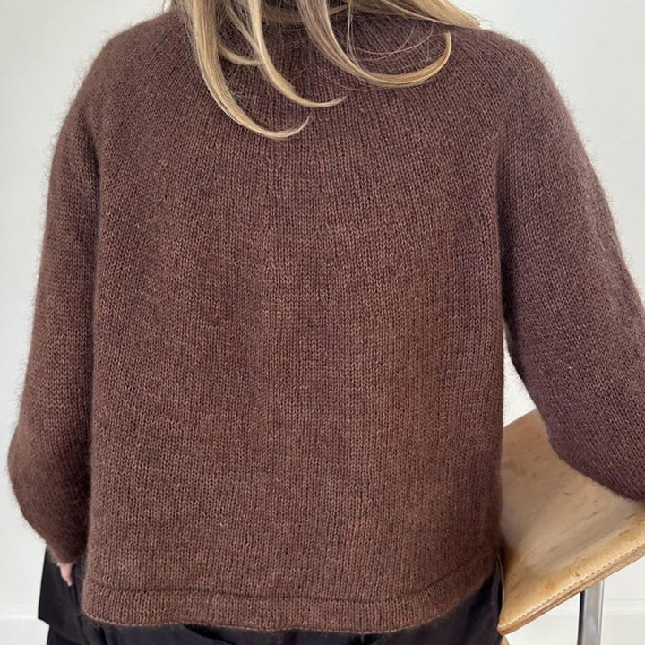 Strikkekit Plain Yoke Blouse fra Le Knit i Tynd Silk Mohair &amp; Alpakka Følgetråd