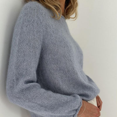 Garnpakke Plain Yoke Blouse fra Le Knit i Tynd Silk Mohair & Alpakka Følgetråd - KreStoffer