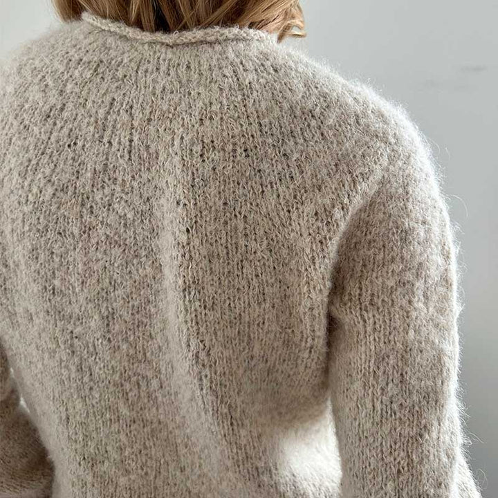 Strikkekit Plain Yoke Sweater fra Le Knit i Ballerina Chunky Mohair