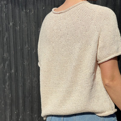 Garnpakke Plain Yoke Tee 20 fra Le Knit i Line garn - KreStoffer