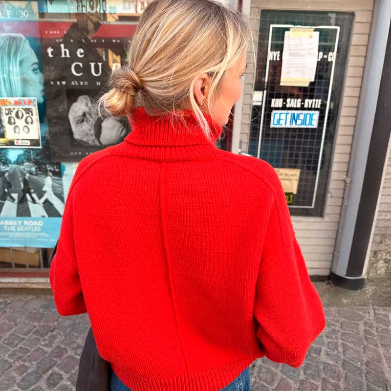 Garnpakke Scarlet sweater fra PetiteKnit i Double Sunday