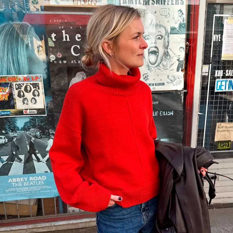 Garnpakke Scarlet sweater fra PetiteKnit i Double Sunday