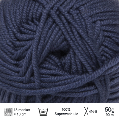 Strikkekit Selmas Sovedragt fra PetiteKnit i Extrafine Merino 90