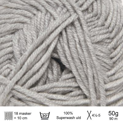 Strikkekit Selmas Sovedragt fra PetiteKnit i Extrafine Merino 90