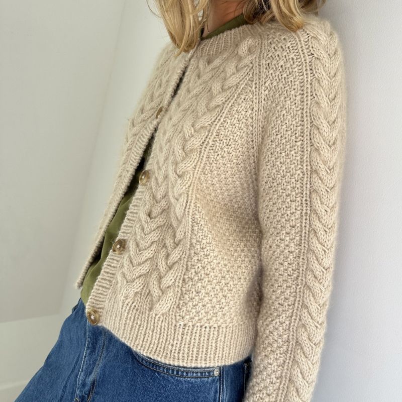 Strikkekit Siri Cardigan fra Le knit i Poppy Garn fra Sandnes