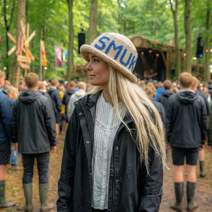 Hæklekit Bøllehat til festival i Mandarin Petit garn