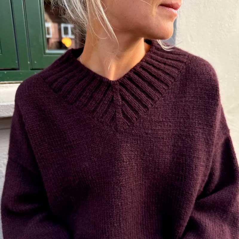 Strikkekit Hannah Sweater V-Neck fra PetiteKnit i Atlas garn