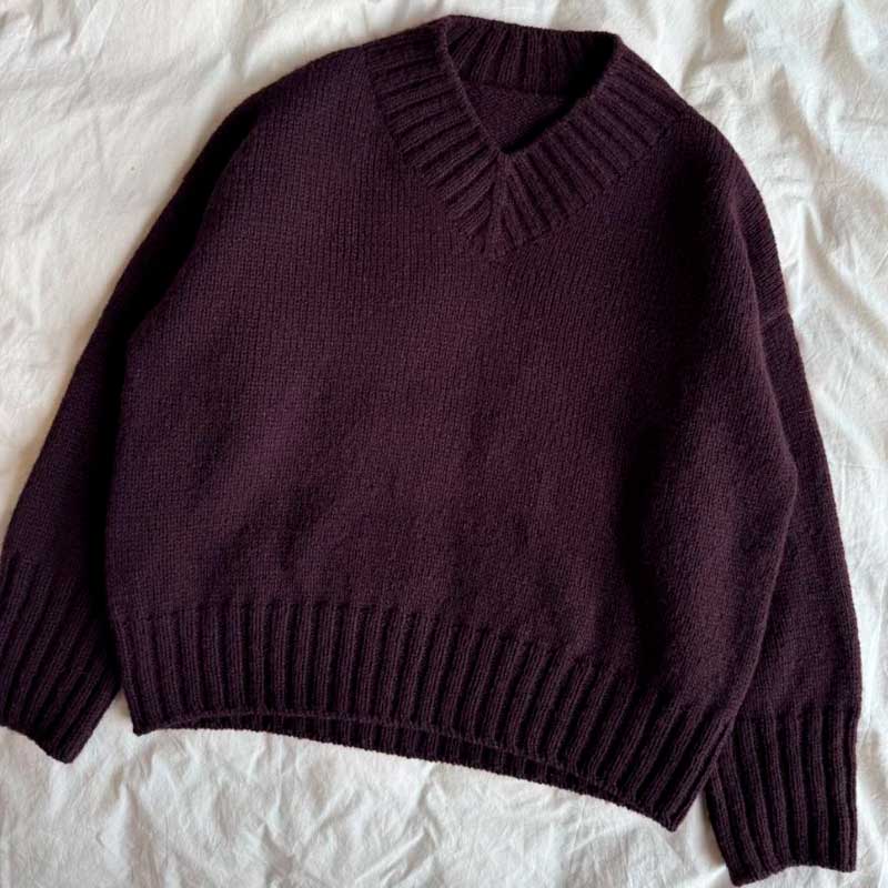 Strikkekit Hannah Sweater V-Neck fra PetiteKnit i Atlas garn