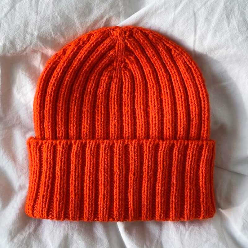 Strikkekit Hipsterhuen fra PetiteKnit i Double Sunday