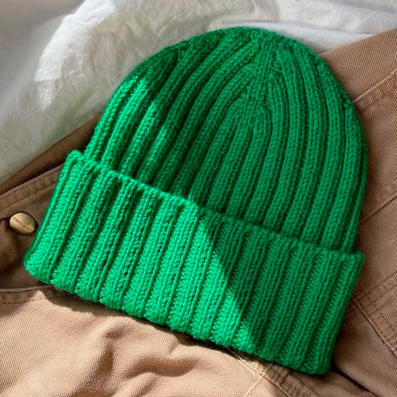 Strikkekit Hipsterhuen fra PetiteKnit i Double Sunday