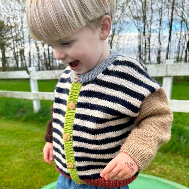 Holger Cardigan fra PetiteKnit (Opskrift i fysisk papirudgave)