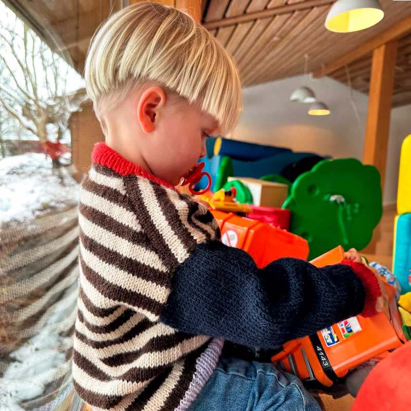 Holger Sweater fra PetiteKnit (Opskrift i fysisk papirudgave)