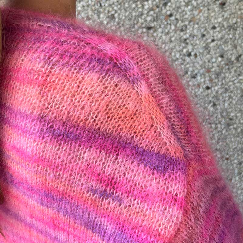 Strikkekit Hyggetrøje i Bella Color by Permin