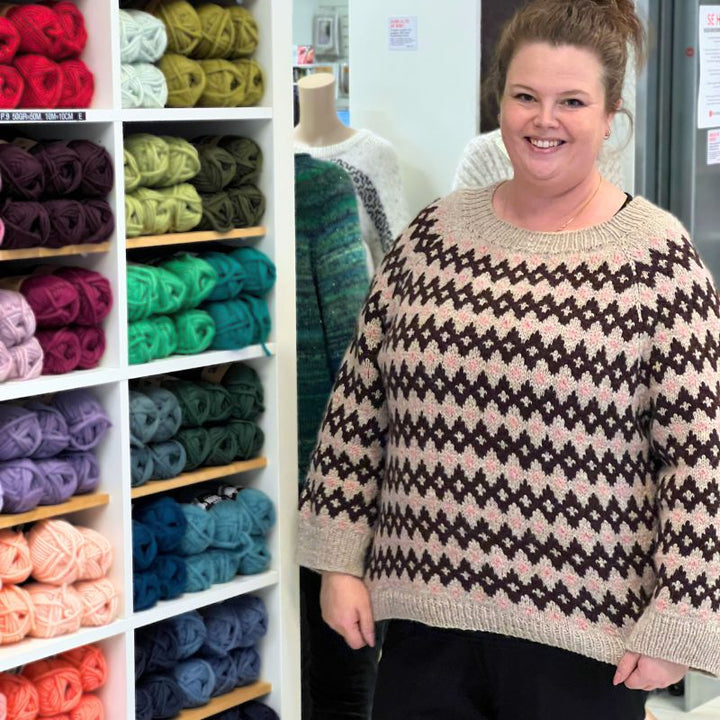 Strikkekit Inge Sweater fra Le knit i Peer Gynt