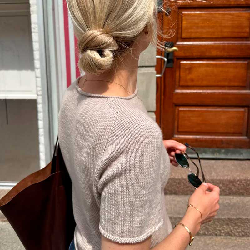 Strikkekit Ivy Tee fra PetiteKnit i Tynd Line garn