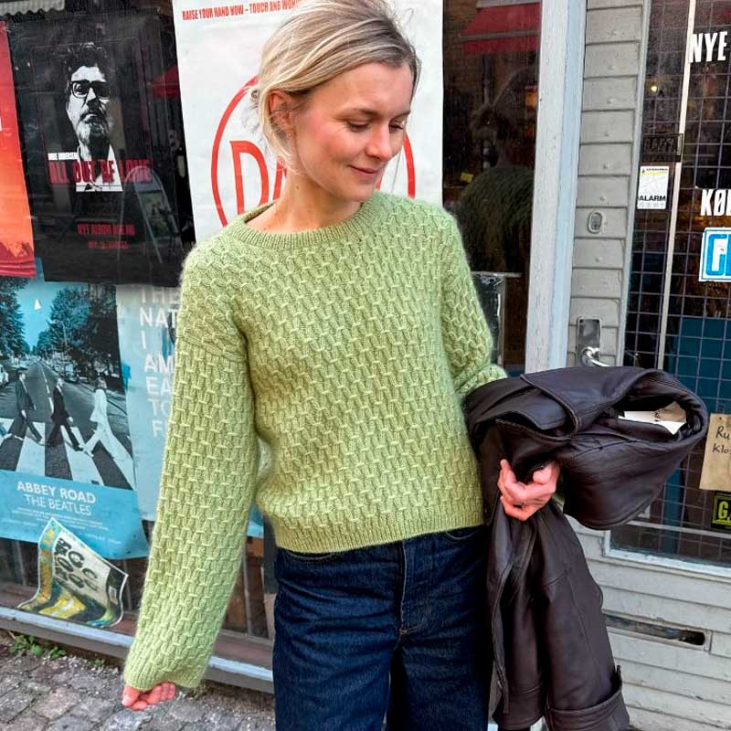 Strikkekit Jenny Blouse fra PetiteKnit i Sunday og Tynd Silk Mohair