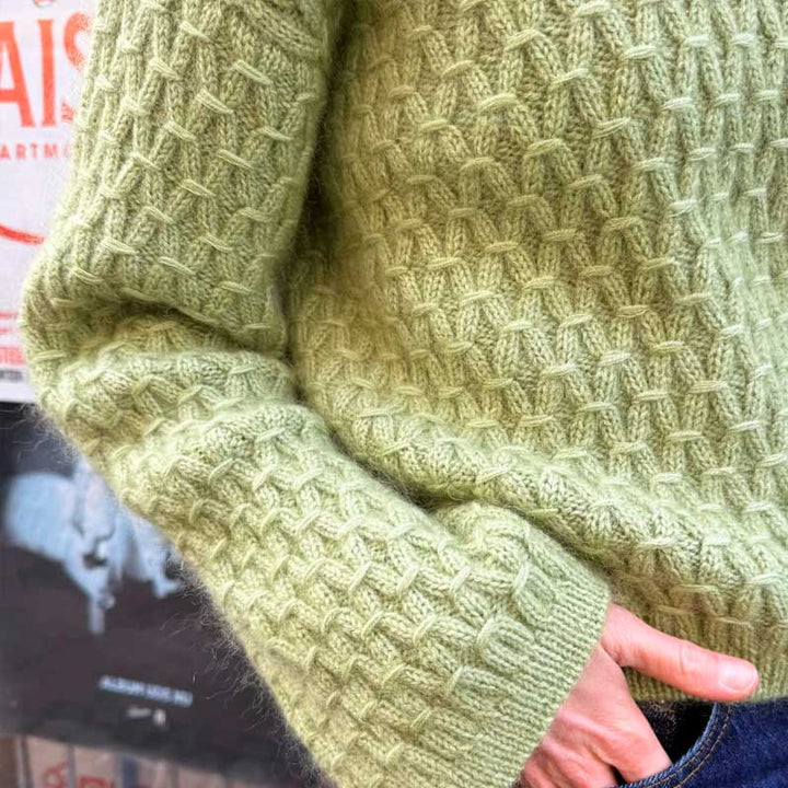 Strikkekit Jenny Blouse fra PetiteKnit i Sunday og Tynd Silk Mohair