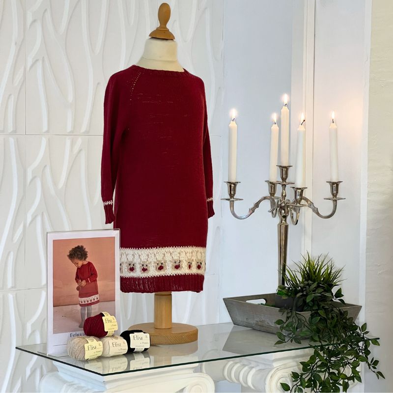 Strikkekit Julekjole til børn med Rudolf i Elise garn