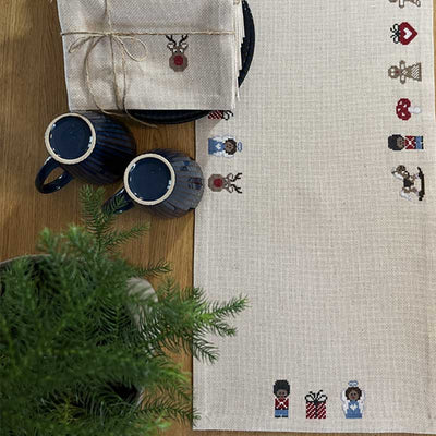 Broderikit Gingerbread juleløber 2030-3 fra Pomp Stitch