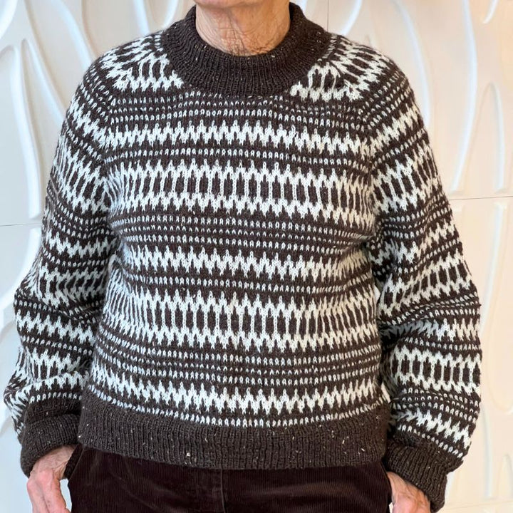 Strikkekit Kleiva Sweater 2410-4 i Tynd Peer Gynt Tweed