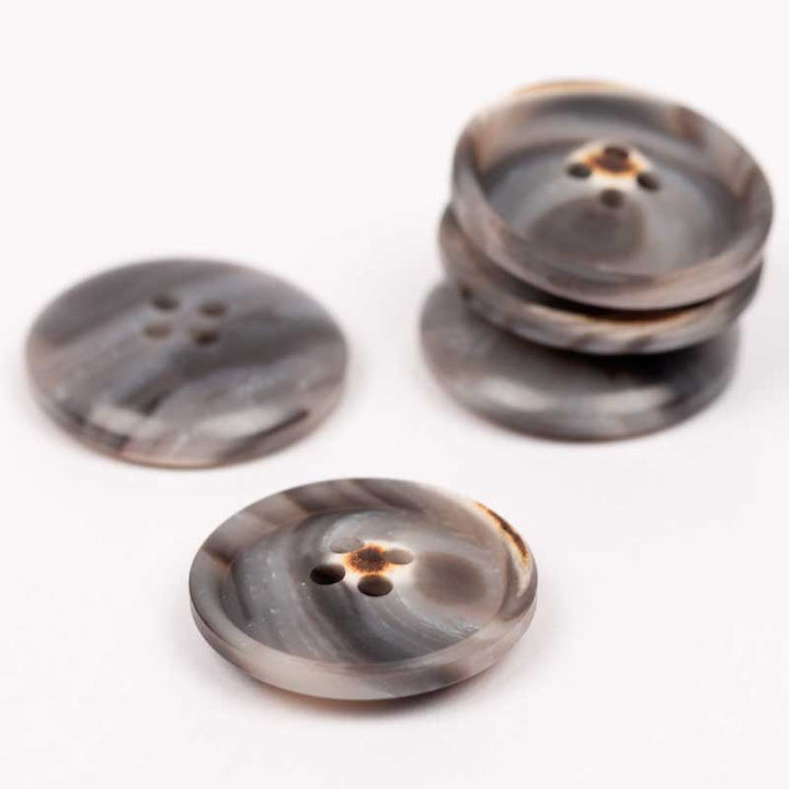 Knap fra Drops imiteret træ i mokka 23mm
