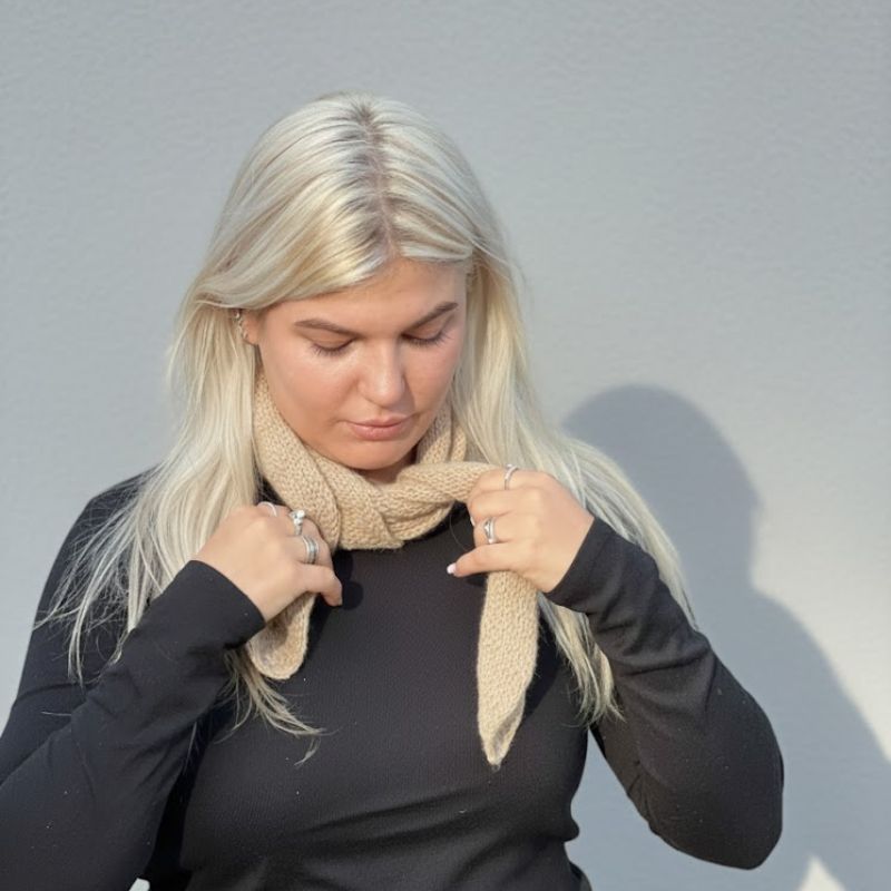 Strikkekit Kogle Scarf fra NORDIC KNIT HOUSE i Cashmere Premium