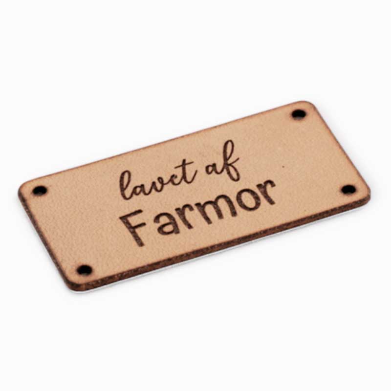 Læderlabel med tekst 'Lavet af Farmor' by KABRO