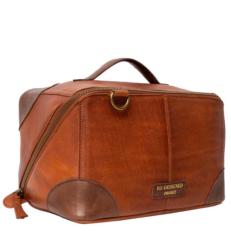 Taske project 79 fra RE:DESIGNED i valnød