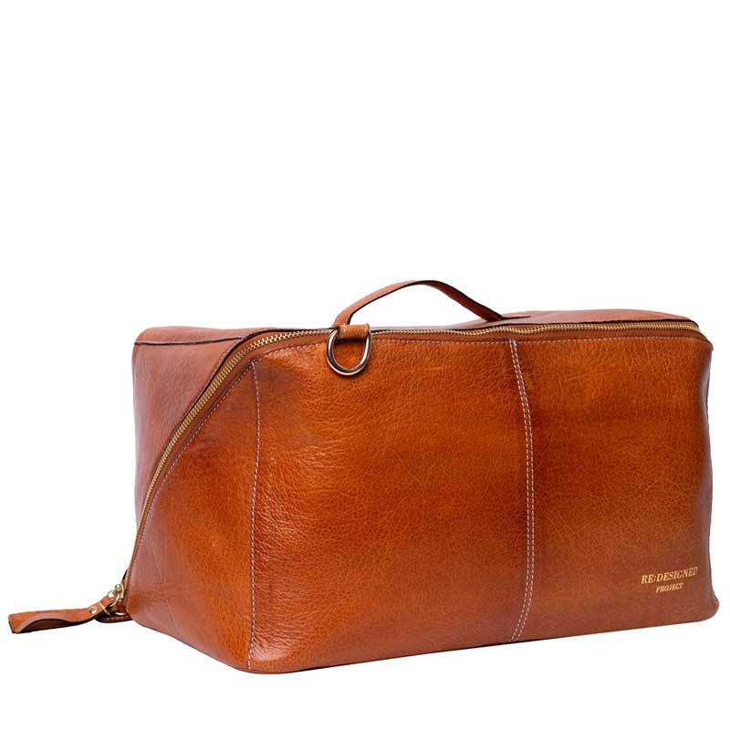 Taske project 90 fra RE:DESIGNED i valnød